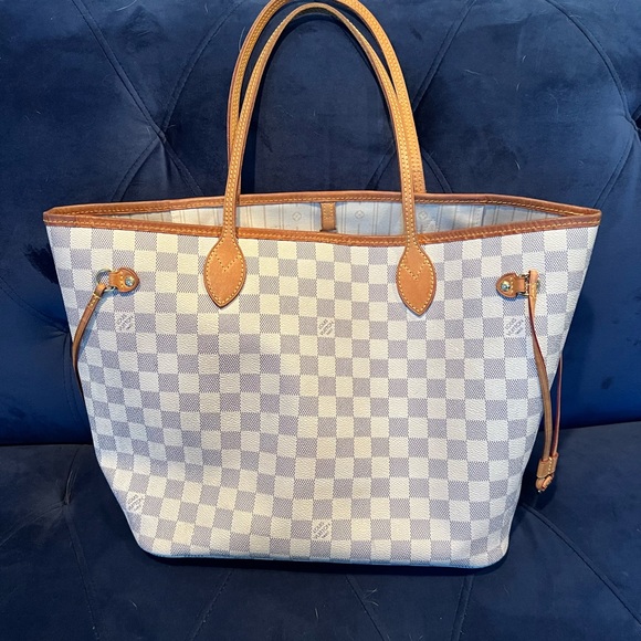 *SOLD* Authentic Louis Vuitton Neverfull MM - Picture 4 of 9